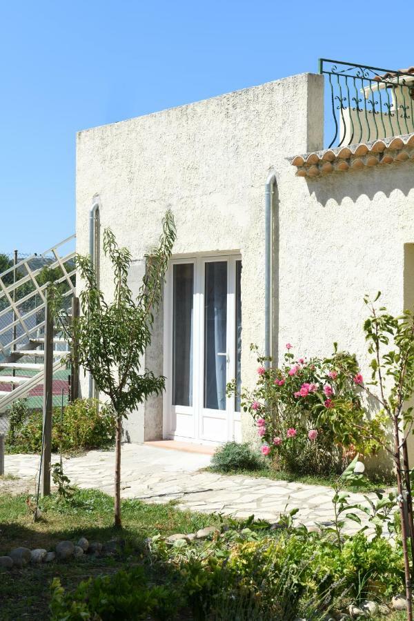 Chambre D'Hotes Du Charme Provencal Senas Bagian luar foto